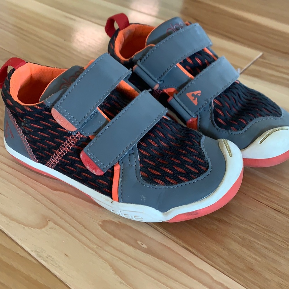 Plae shoes